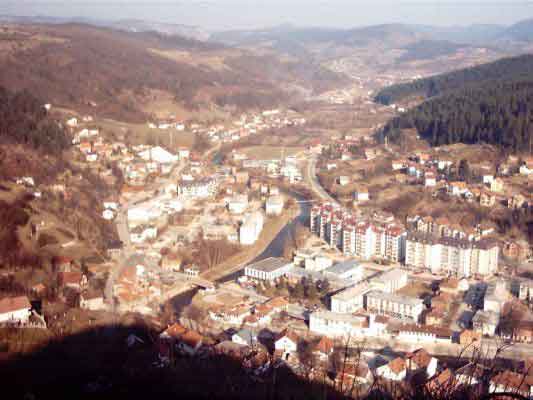 Kliknite da vidite punu velicinu slike
 ============== 
Grad OLOVO
Slikano sa Zagradja, to je jedan dio grada Olovo...za one koji ne znaju...
Kljucne rijeci: zagradje, olovo, emir, grad olovo